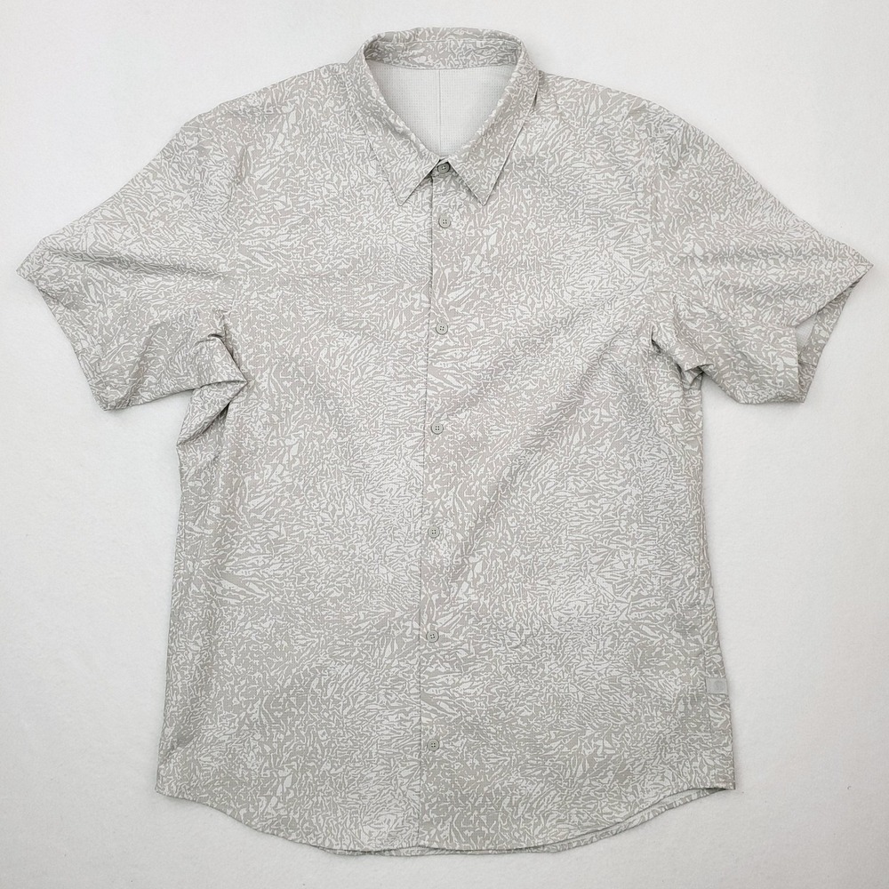 Lululemon Airing Easy Camp Collar Shirt Mens XL Gray White Abstract Print
